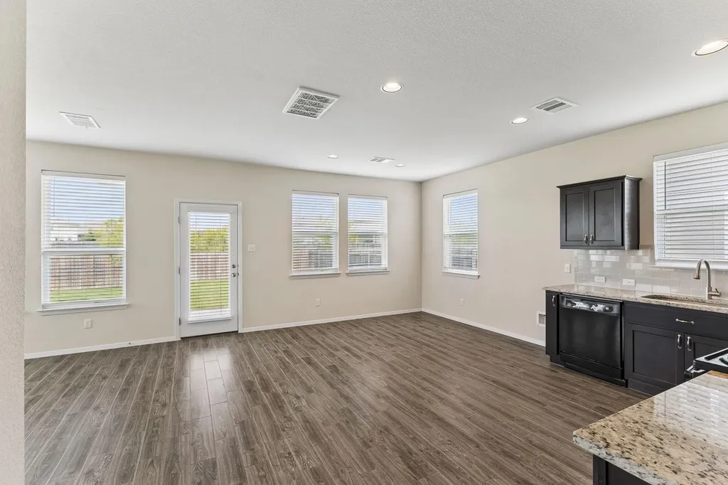 318 Schuylerville Drive Elgin TX 78621