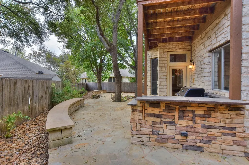 9807 Nepal Cove Austin TX 78717