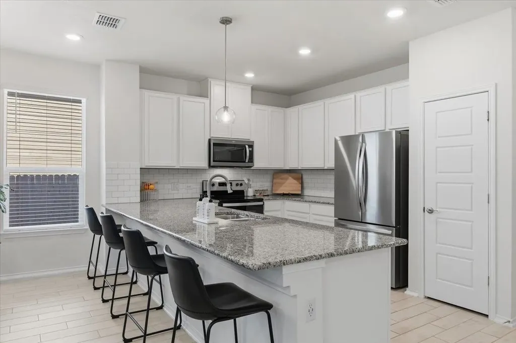 6909 Daniel Ranch Drive Austin TX 78744
