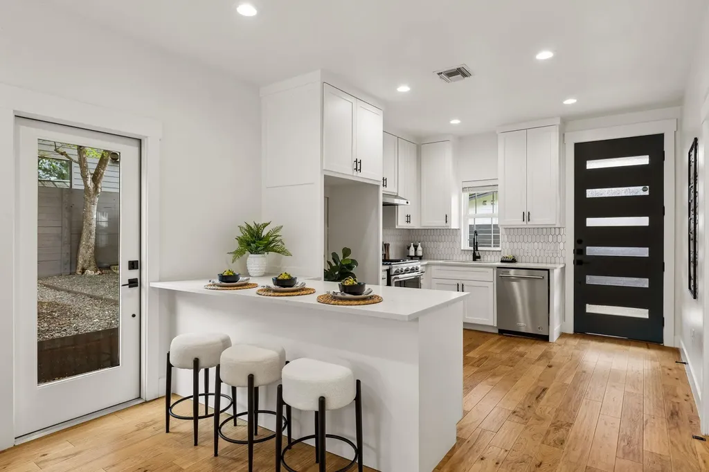 806 Philco Drive Austin TX 78745