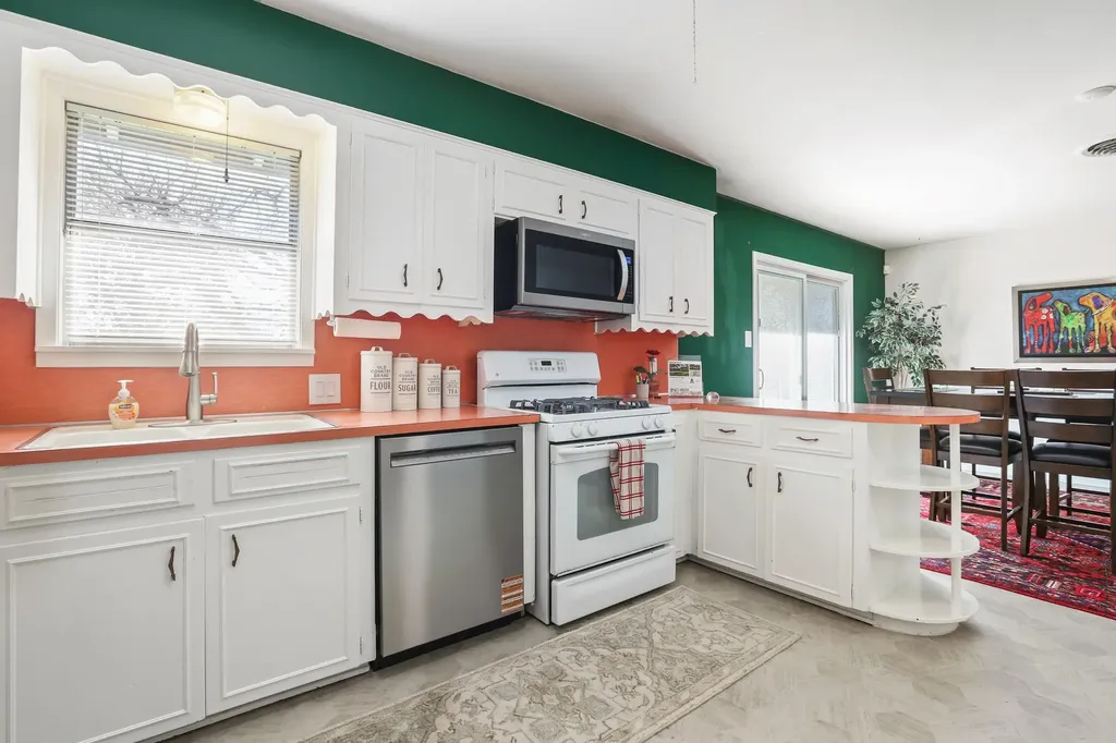 8511 Burrell Drive Austin TX 78757