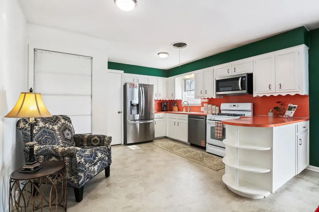 8511 Burrell Drive Austin TX 78757