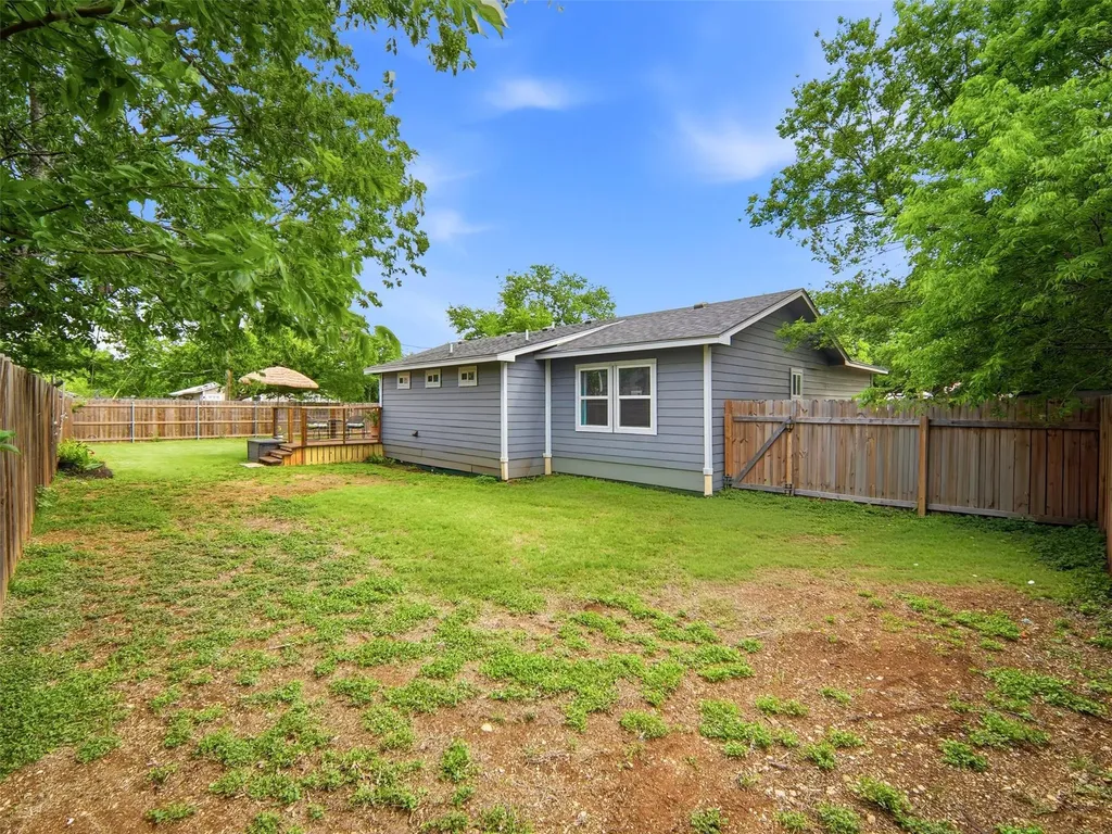 700 9th St Street Blanco TX 78606