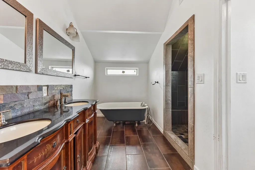2003 E 9th Street Austin TX 78702