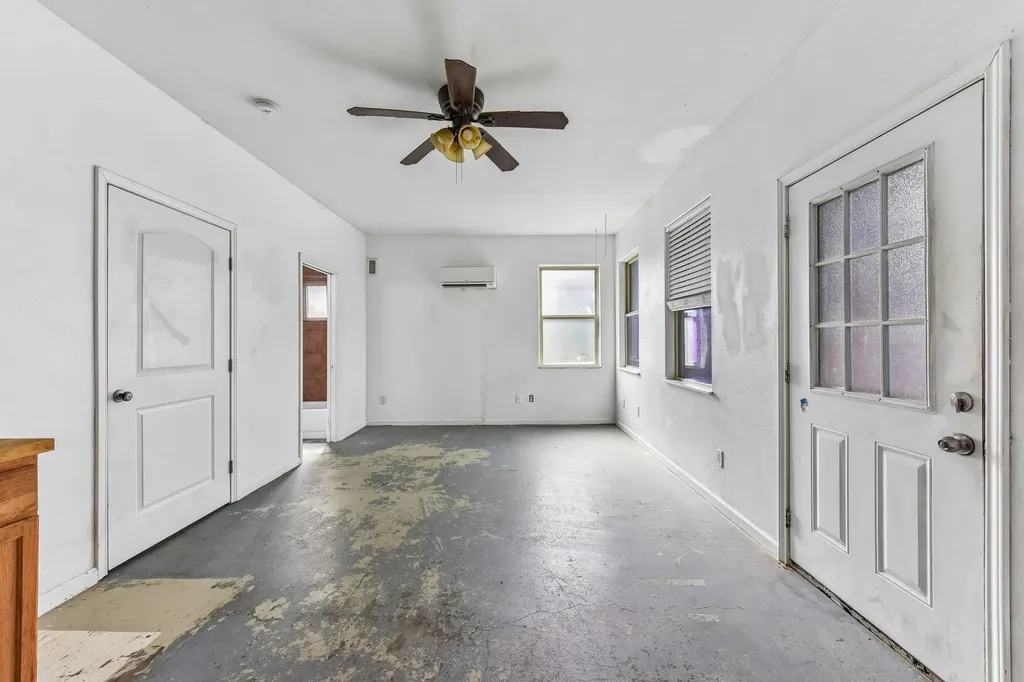 2003 E 9th Street Austin TX 78702