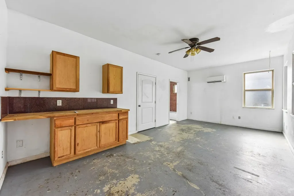 2003 E 9th Street Austin TX 78702