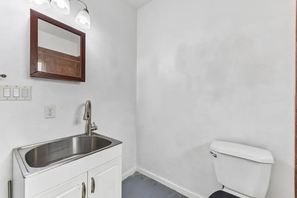 2003 E 9th Street Austin TX 78702