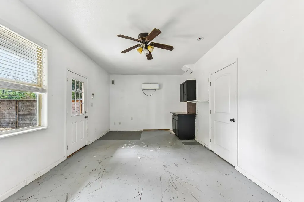 2003 E 9th Street Austin TX 78702