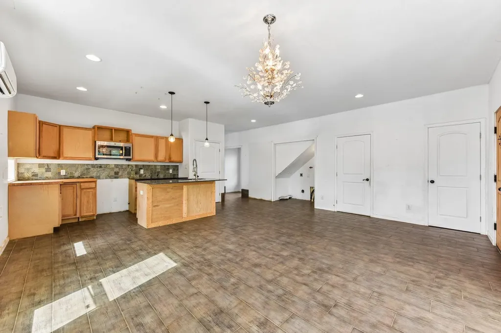 2003 E 9th Street Austin TX 78702