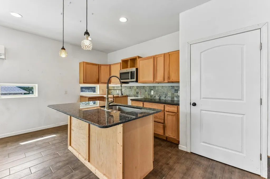 2003 E 9th Street Austin TX 78702
