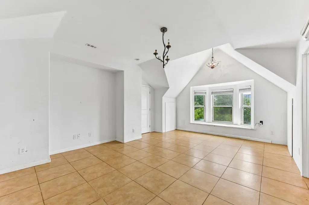 2003 E 9th Street Austin TX 78702