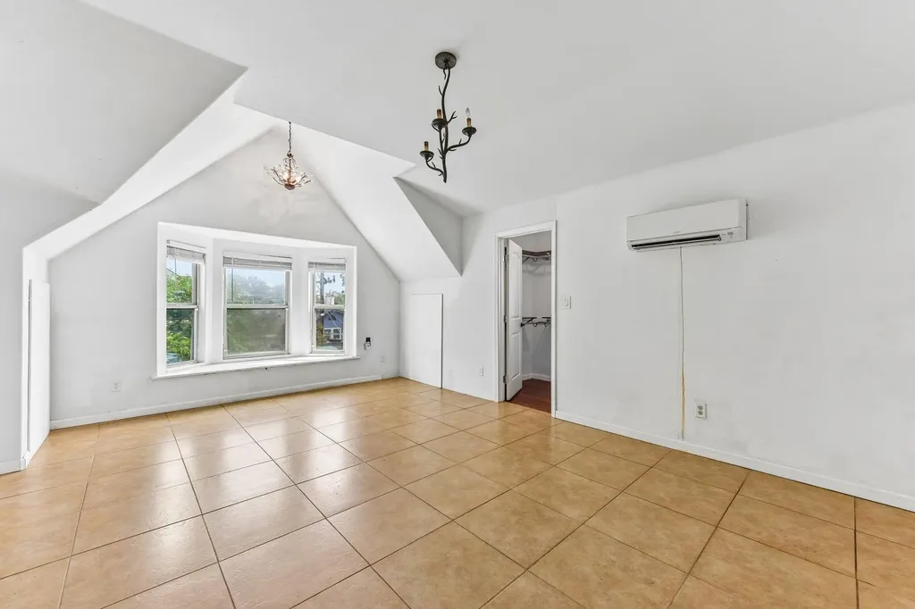 2003 E 9th Street Austin TX 78702