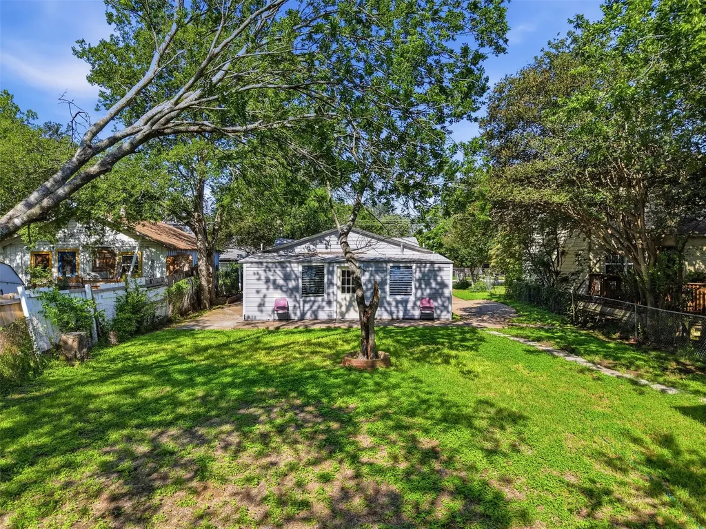 1313 Perez Street Austin TX 78721