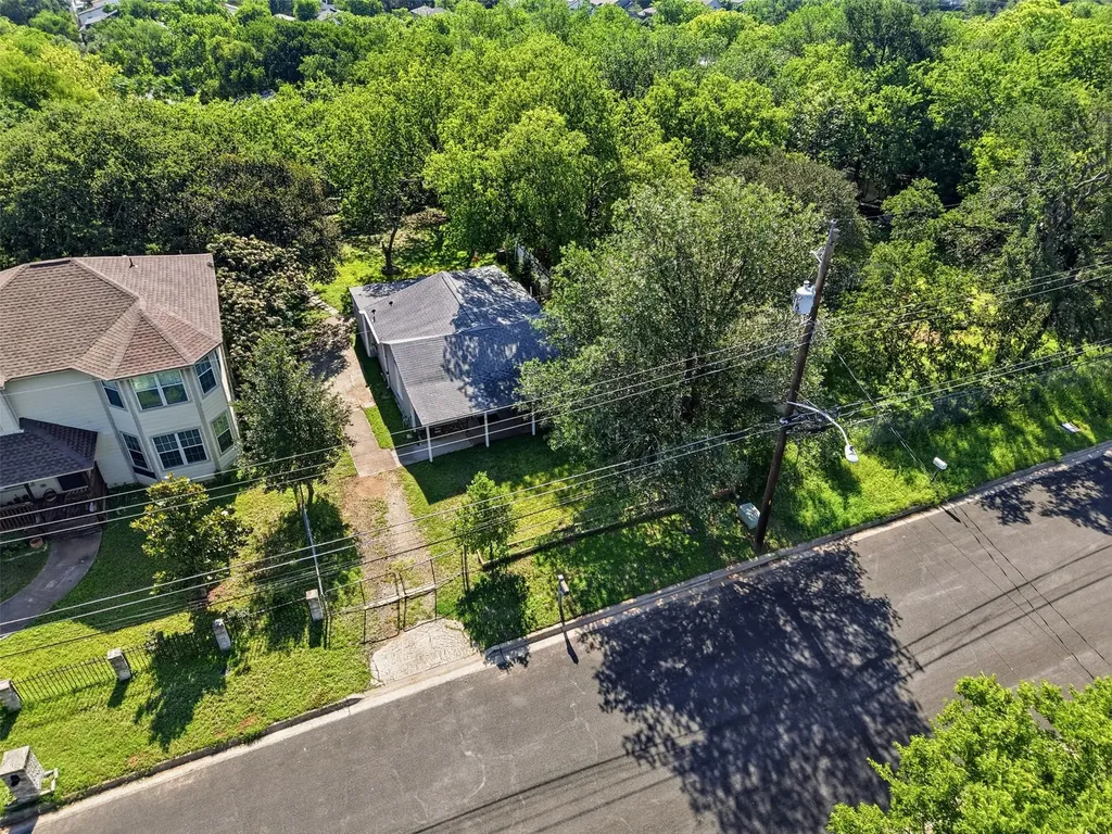 1313 Perez Street Austin TX 78721
