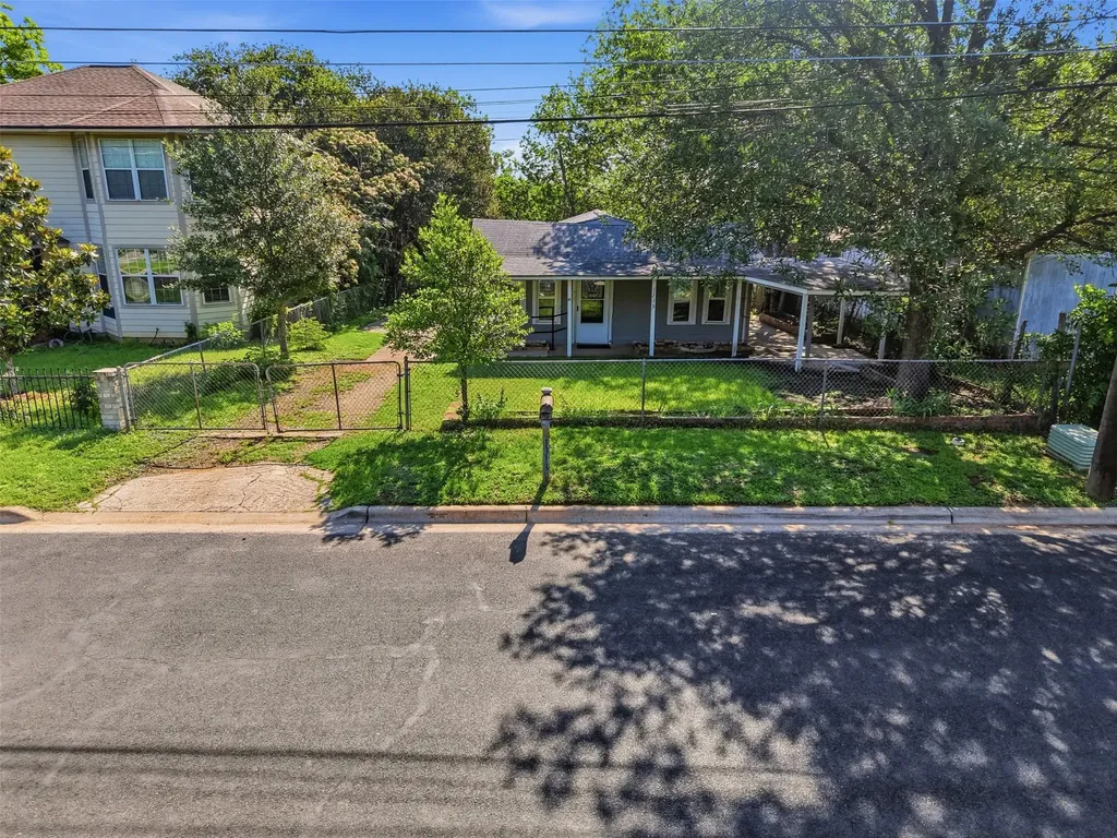 1313 Perez Street Austin TX 78721