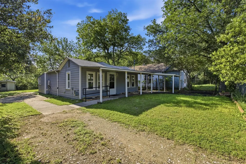 1313 Perez Street Austin TX 78721