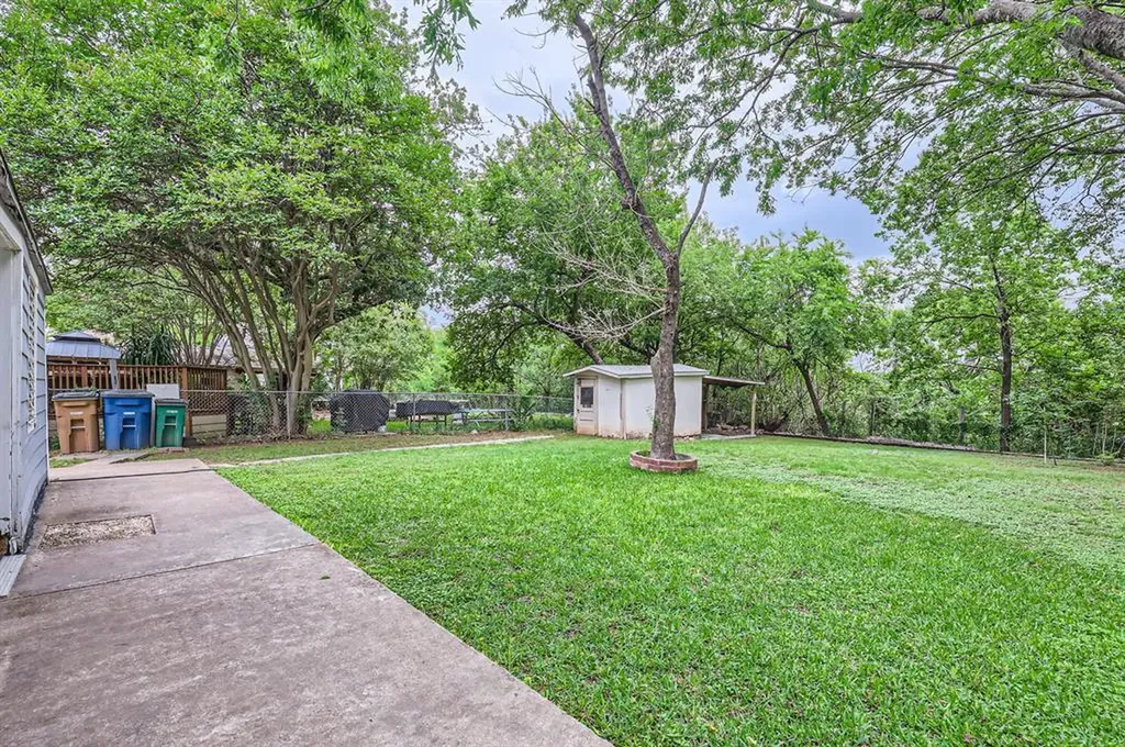 1313 Perez Street Austin TX 78721