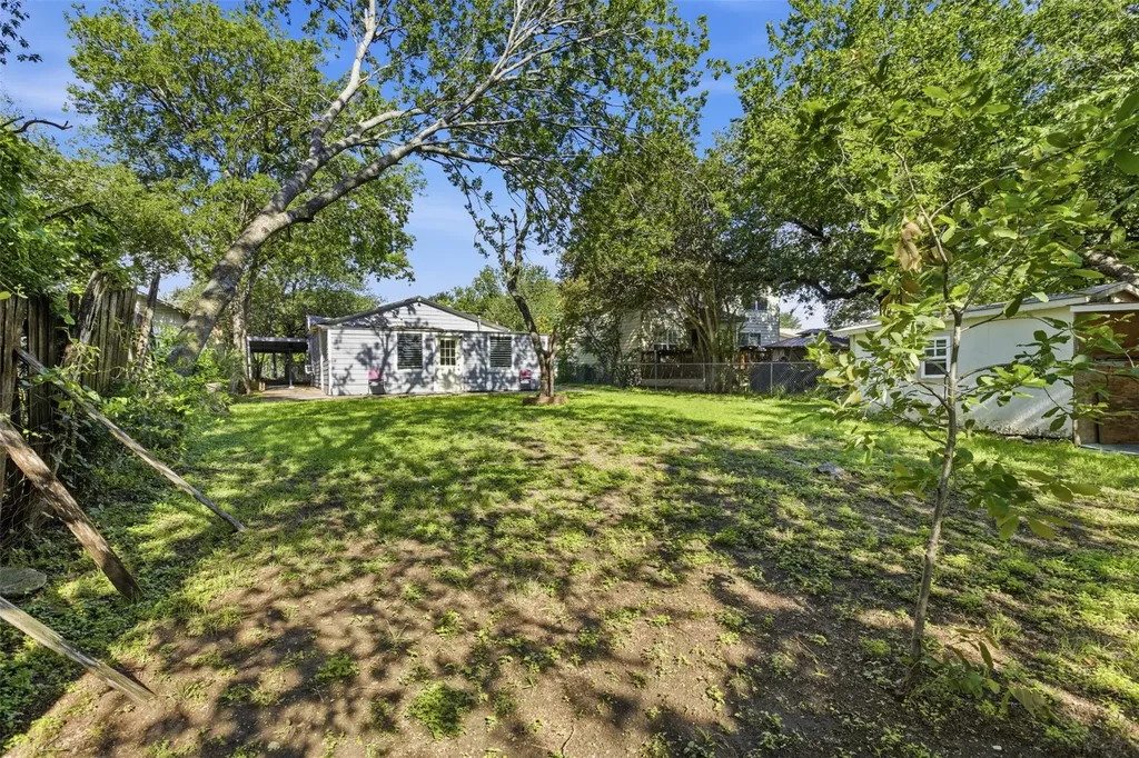 1313 Perez Street Austin TX 78721