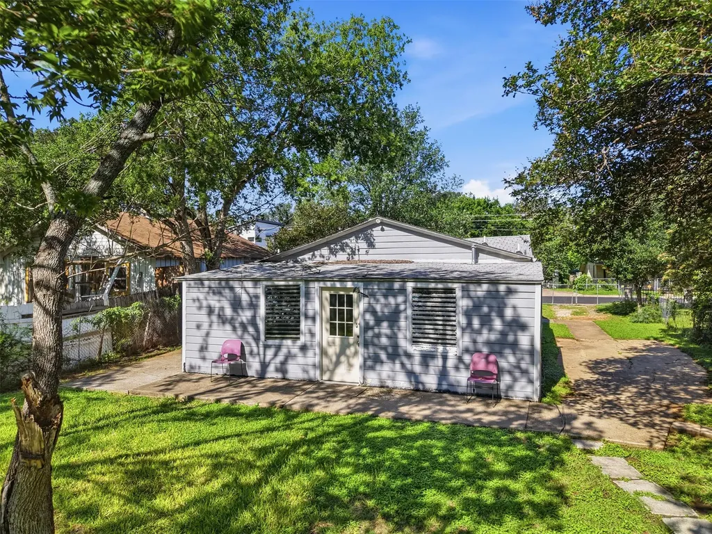 1313 Perez Street Austin TX 78721