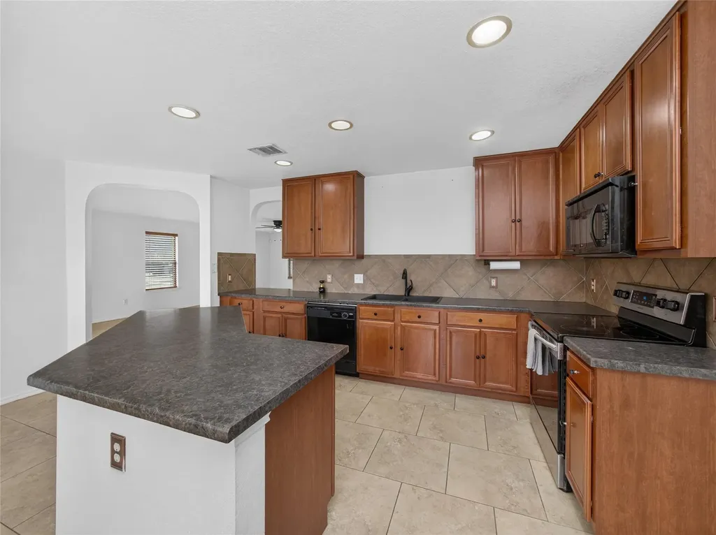 4912 Woodstock Drive Georgetown TX 78633