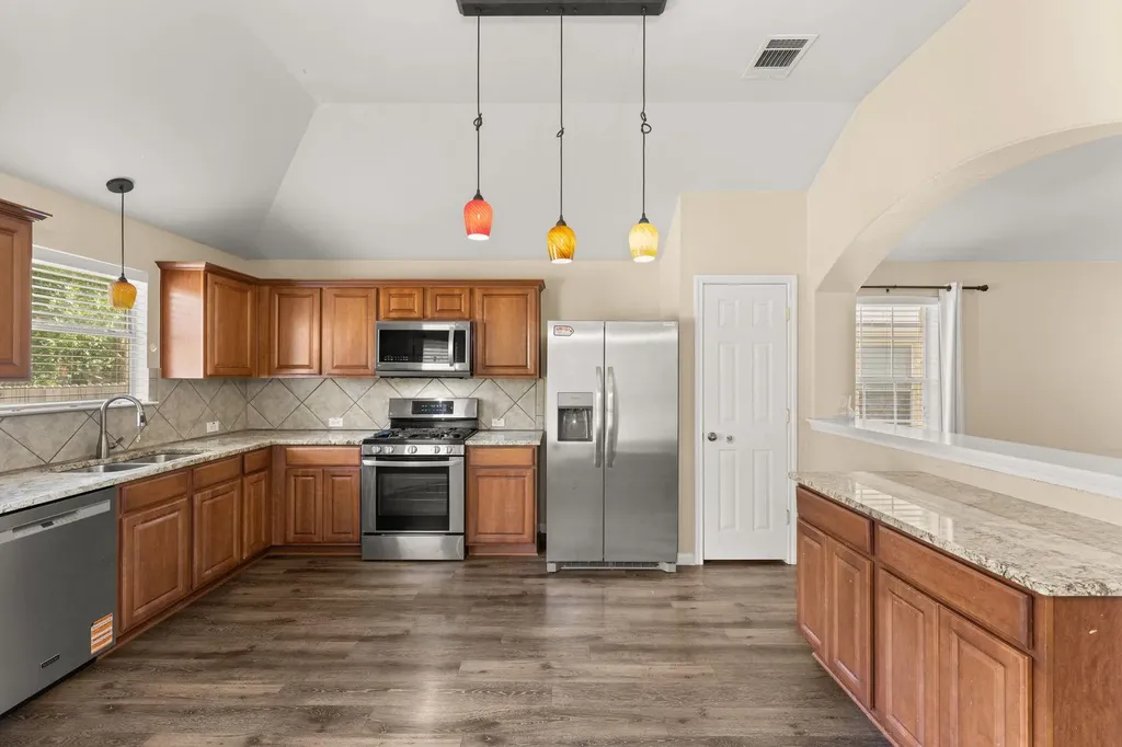 1005 Blackburn Place Round Rock TX 78665