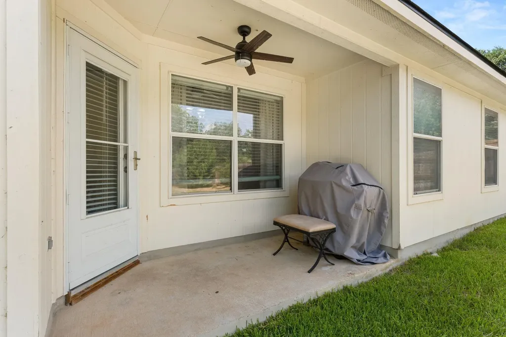 1005 Blackburn Place Round Rock TX 78665