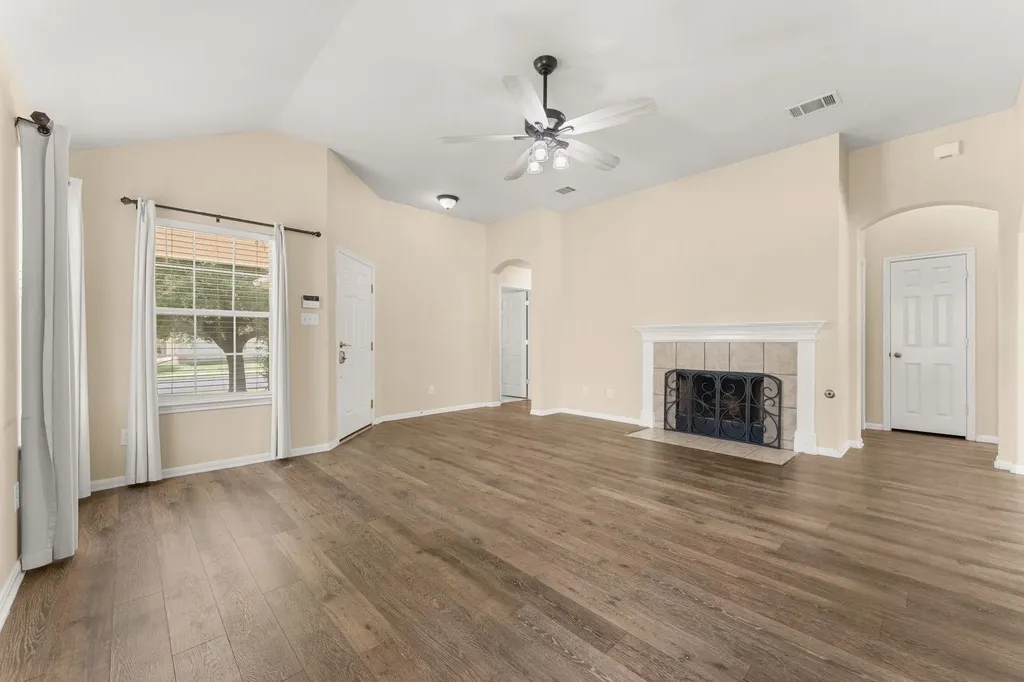 1005 Blackburn Place Round Rock TX 78665