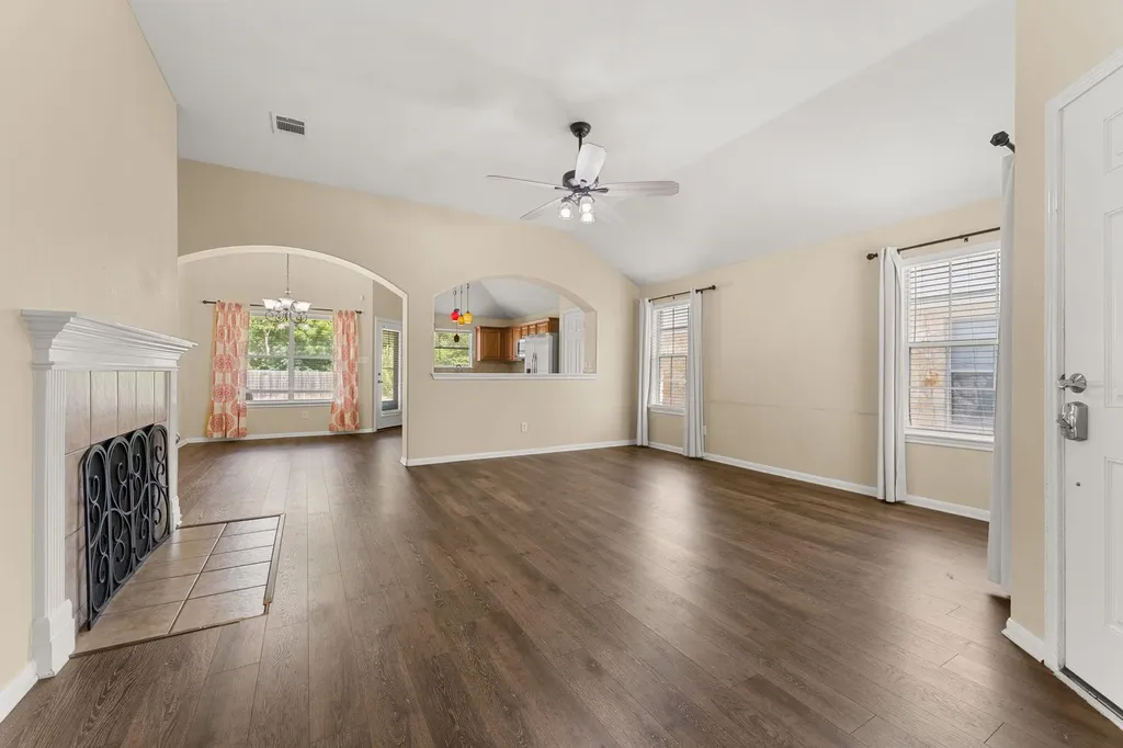 1005 Blackburn Place Round Rock TX 78665