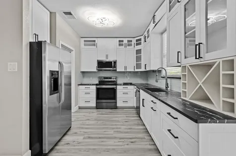 303 Quail Hollow Drive Hutto TX 78634