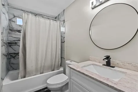 303 Quail Hollow Drive Hutto TX 78634