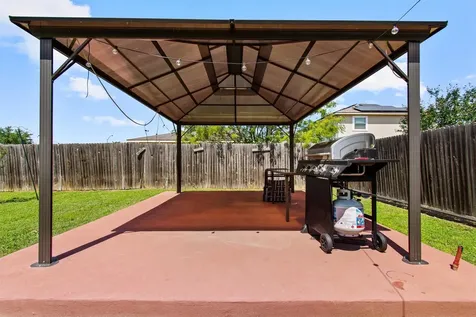 303 Quail Hollow Drive Hutto TX 78634