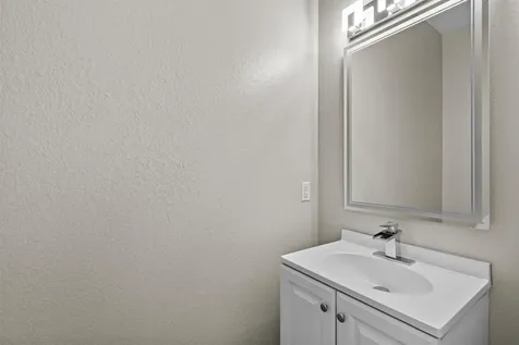 303 Quail Hollow Drive Hutto TX 78634