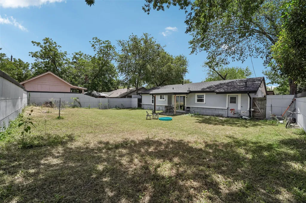 1106 Chesapeake Drive Austin TX 78758