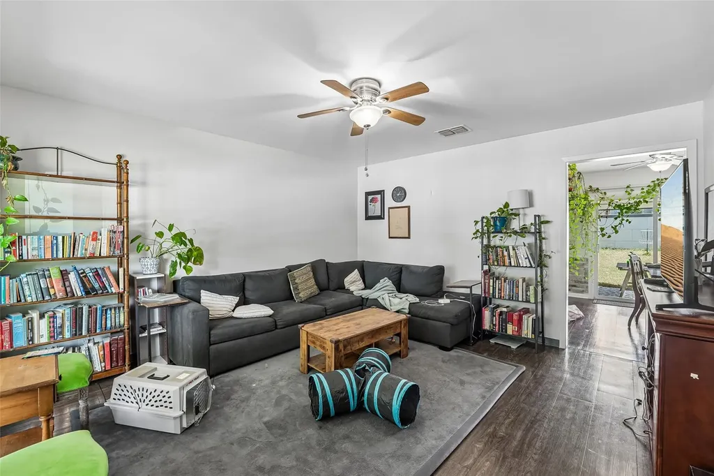 1106 Chesapeake Drive Austin TX 78758