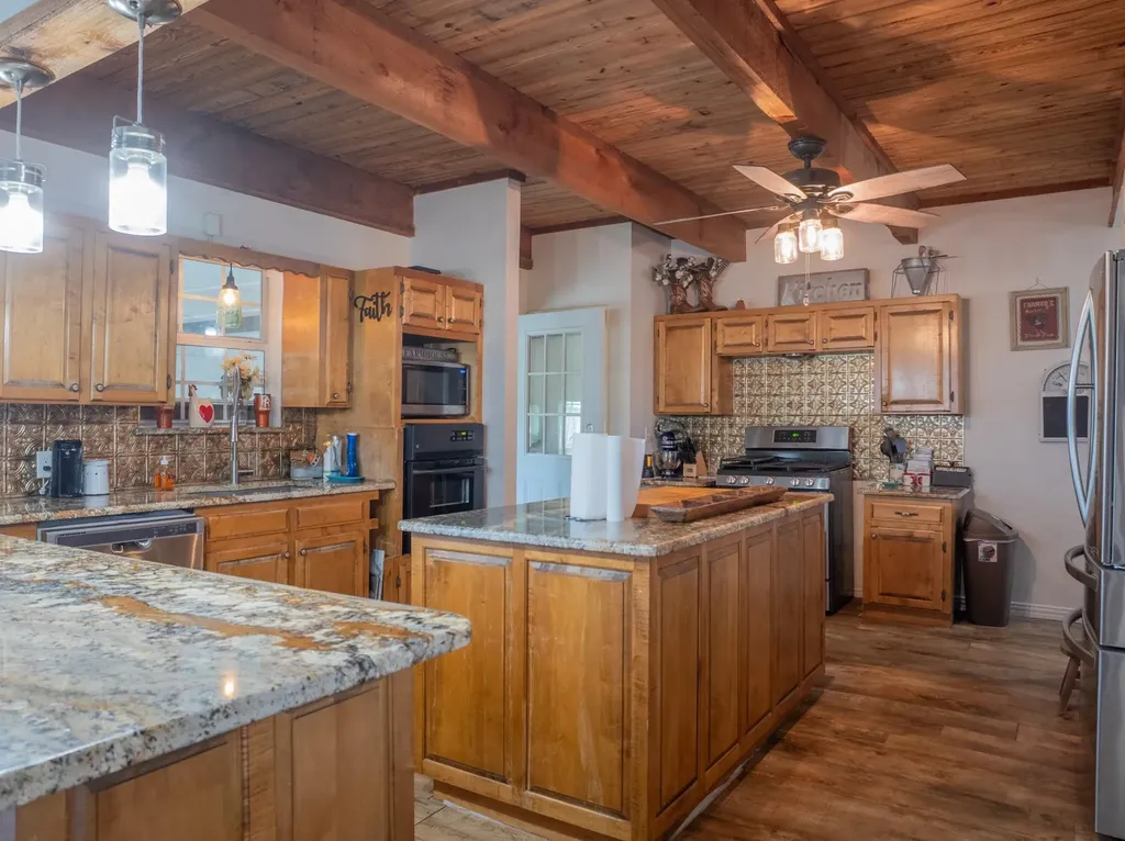 11079 Cr 266 Rochelle TX 76872