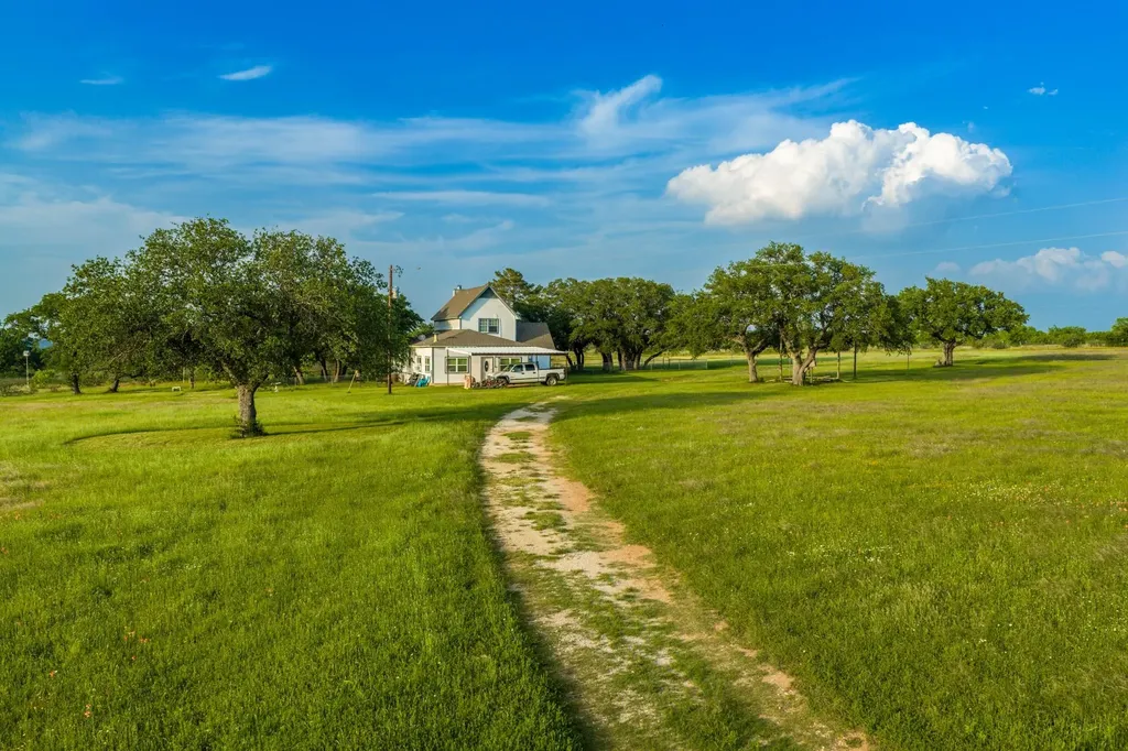 11079 Cr 266 Rochelle TX 76872