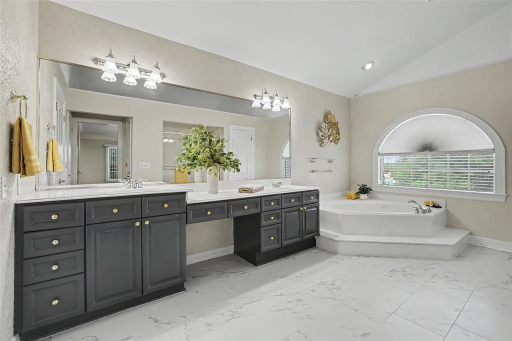 8504 Sweetness Lane Austin TX 78750