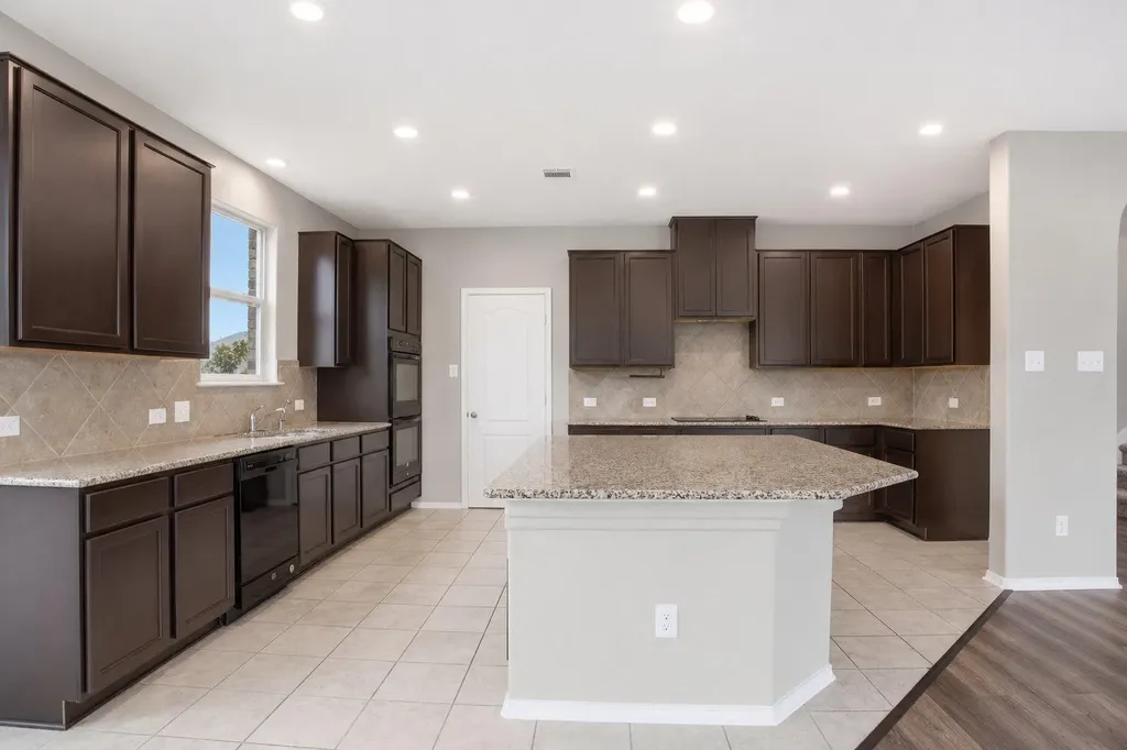 670 Landon Samuel Loop Pflugerville TX 78660