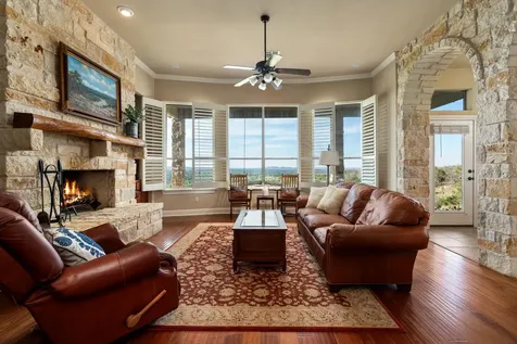 1130 Crownover Lane Round Mountain TX 78663