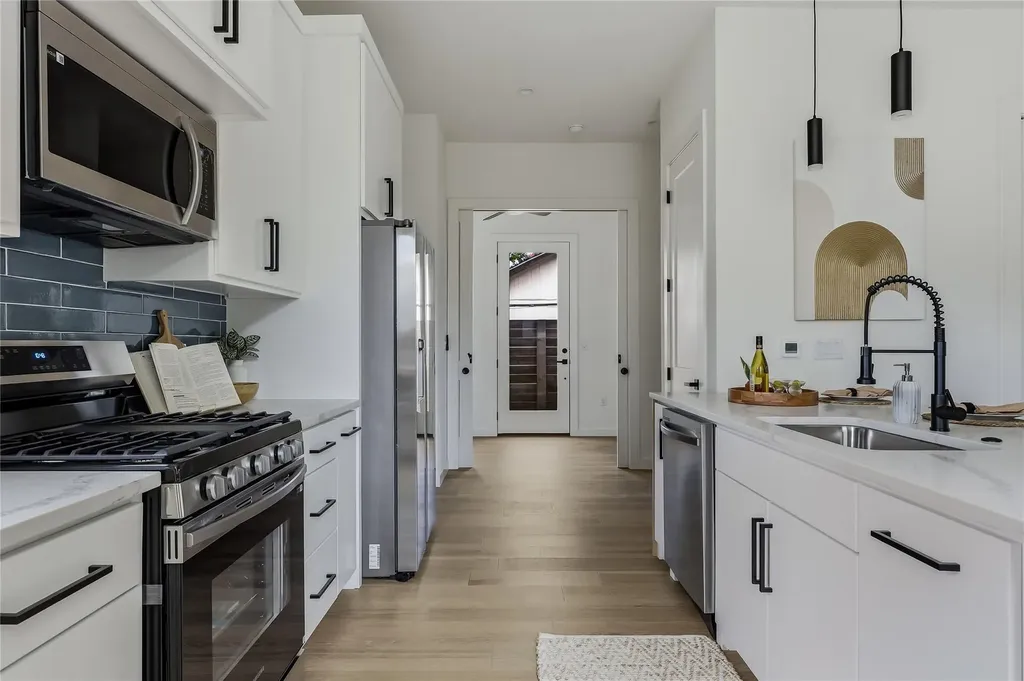 6809 Porter Street Austin TX 78741