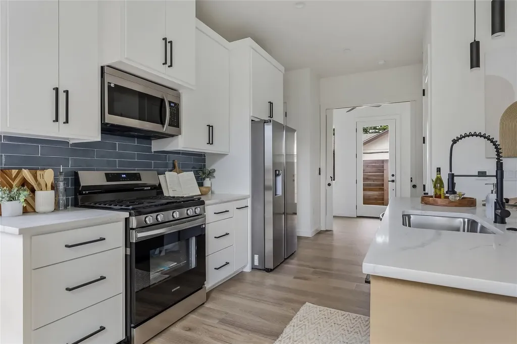 6809 Porter Street Austin TX 78741