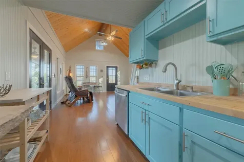 8507 Hammett's Crossing Round Mountain TX 78663