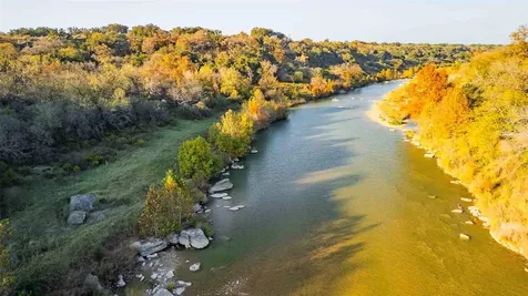 8507 Hammett's Crossing Round Mountain TX 78663
