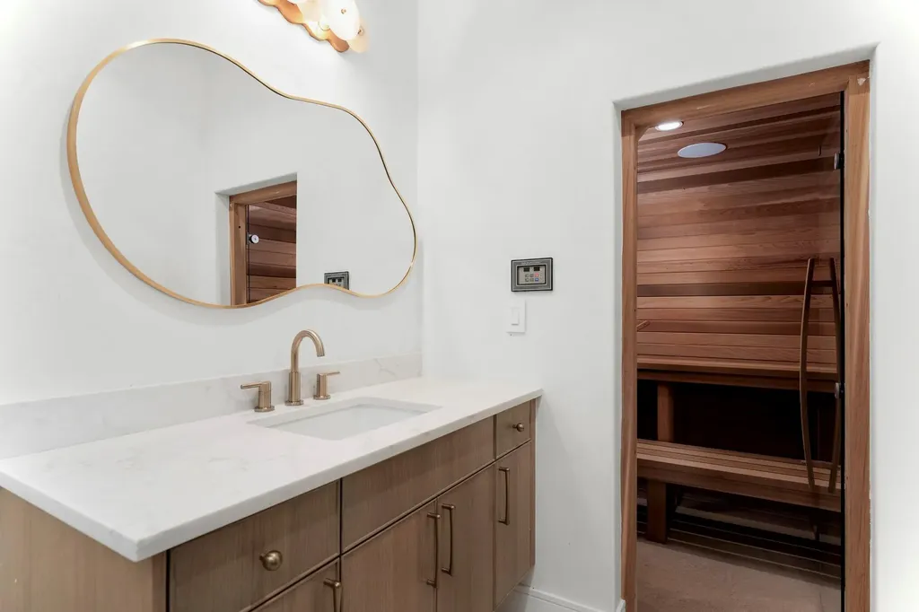 3411 Bridle Path Austin TX 78703