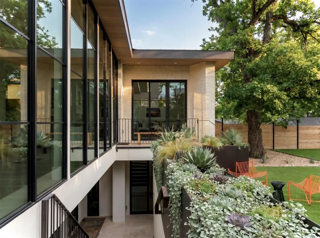 3411 Bridle Path Austin TX 78703
