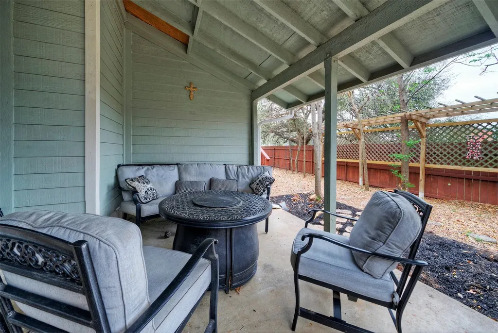 8105 Elkhorn Mountain Trail Austin TX 78729