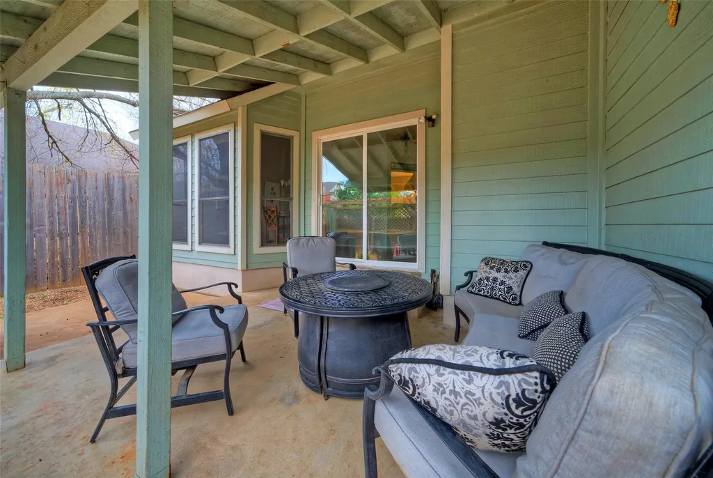 8105 Elkhorn Mountain Trail Austin TX 78729