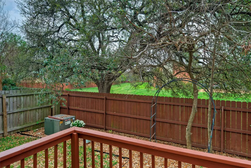 8105 Elkhorn Mountain Trail Austin TX 78729