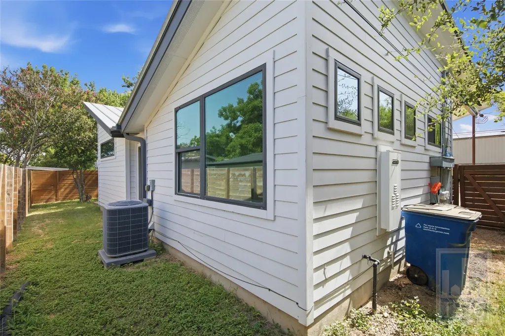 1805 Tillery Street Austin TX 78721