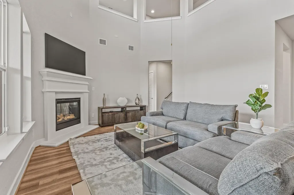 605 Gunison Drive Austin TX 78738